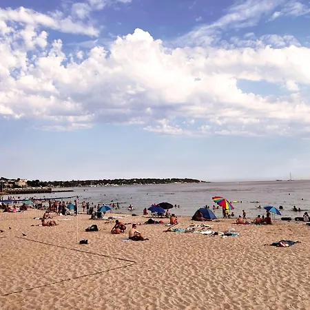 De Juan Les Pins - With Air Conditioner