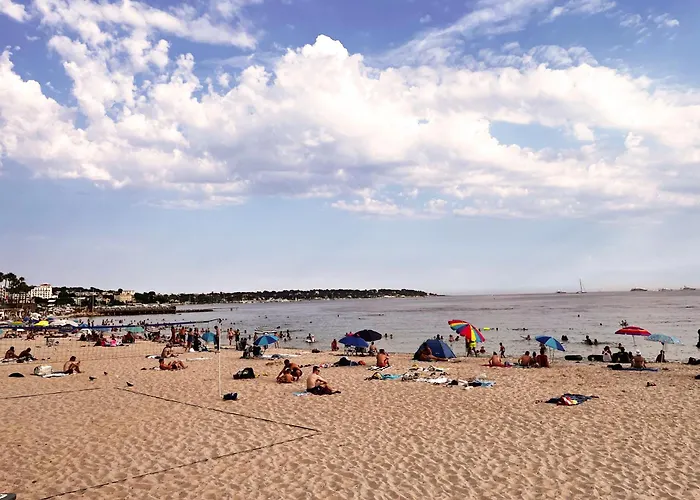 De Juan Les Pins - With Air Conditioner